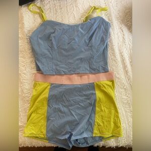 Outdoor Voices women’s SuperForm crop top and bloomers - size XL top and bottom